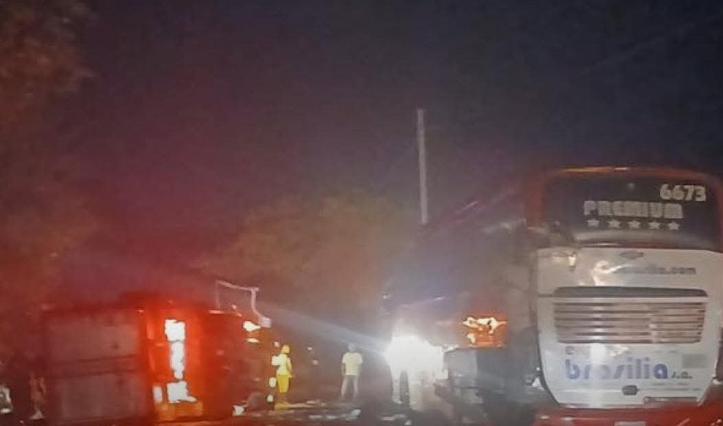 Accidente entre bus de Brasilia y camión en la vía a la Costa, a la ...